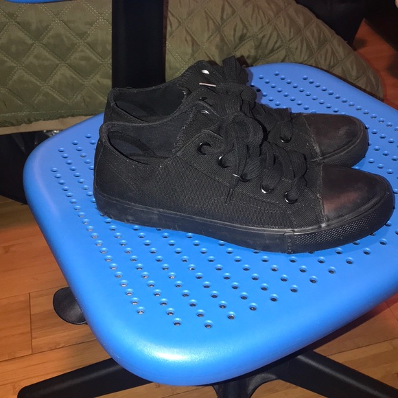 payless water resistant shoes